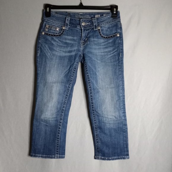 Miss Me Women's Low-Rise Capri Medium Wash Denim Capri Jeans Size 26 - Picture 3 of 10